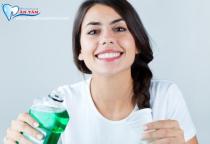 ƯU VÀ NHƯỢC ĐIỂM CỦA NƯỚC SÚC MIỆNG LÀ GÌ? CÓ NÊN DÙNG NƯỚC SÚC MIỆNG THƯỜNG XUYÊN? ƯU VÀ NHƯỢC ĐIỂM CỦA NƯỚC SÚC MIỆNG LÀ GÌ? CÓ NÊN DÙNG NƯỚC SÚC MIỆNG THƯỜNG XUYÊN?